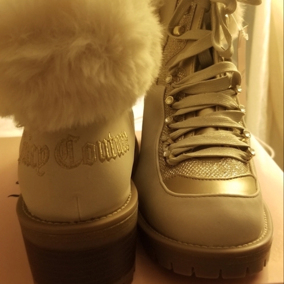 BNWB Lace Up Fall fashion boots with heel - Picture 2 of 8